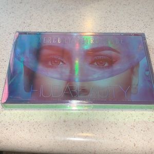 Huda Beauty Mercury Retrograde Eyeshadow Palette